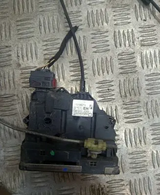 Opel Corsa D Front door lock 13258274 0525407955