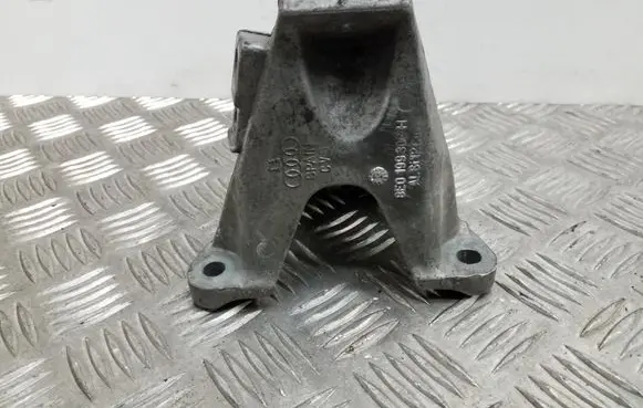 Audi A4 S4 B6 8E 8H Engine mounting bracket 8E0199308H
