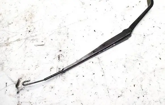 Honda CR-V Front wiper blade arm