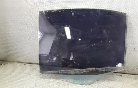 Mercedes-Benz E W211 Rear door window glass