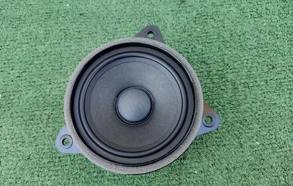 Volkswagen Tiguan Panel speaker 571035415