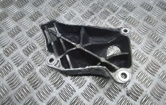 BMW 5 F10 F11 Engine mounting bracket 6781241 22116781241