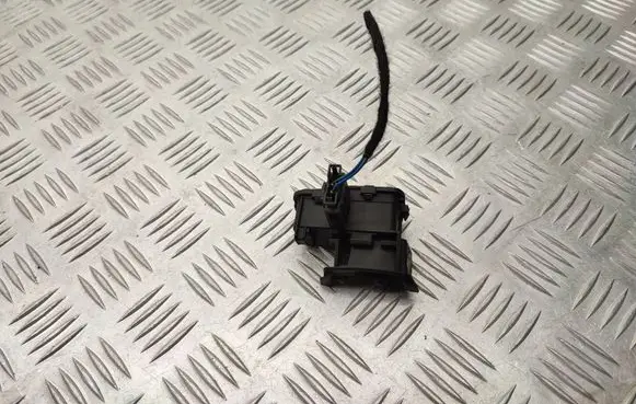 Volkswagen Touareg II Fuel tank cap lock motor 7P0810773B