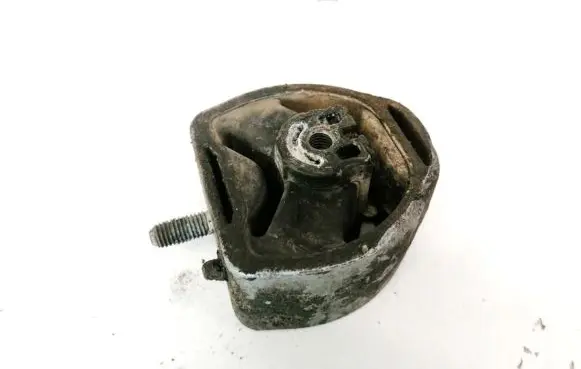 Volkswagen PASSAT B5 Engine mount bracket 8d0399151h
