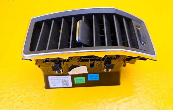 Skoda Kodiaq Dashboard side air vent grill/cover trim 565820952A