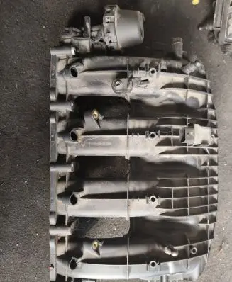 Audi A4 S4 B5 8D Intake manifold 06k133201q