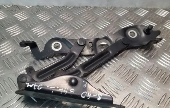 Volvo S60 Tailgate/trunk/boot hinge