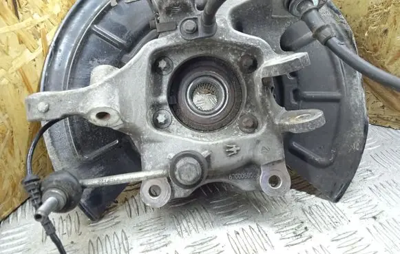 Maserati Ghibli Rear wheel hub 670006804