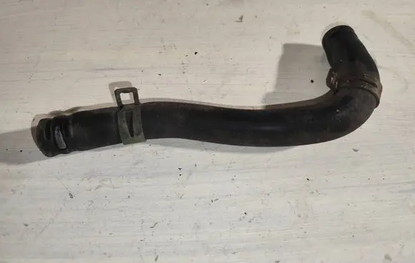 Engine coolant pipe/hose