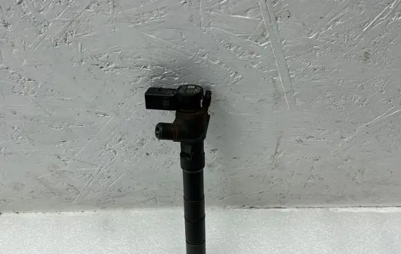 Audi Q2 - Fuel injector 04L130277BF