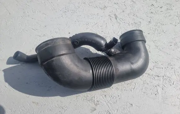 Mercedes-Benz E W211 Turbo air intake inlet pipe/hose A6120940108 9646316 606758