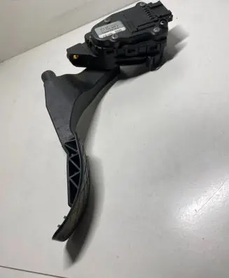 Volkswagen Golf IV Accelerator throttle pedal 1J1721503H 6PV00777001