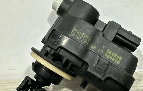 Toyota Yaris Cross Headlight level adjustment motor 90013783