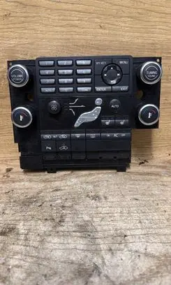Volvo V70 Climate control unit 30774372