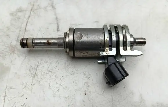 Lexus RX 450H Fuel injector 2325031120