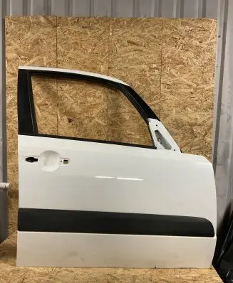 Suzuki SX4 Front door