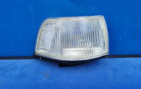 Toyota Camry Front indicator light 3241 KOITO85