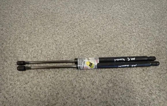 Mazda 6 Tailgate strut 