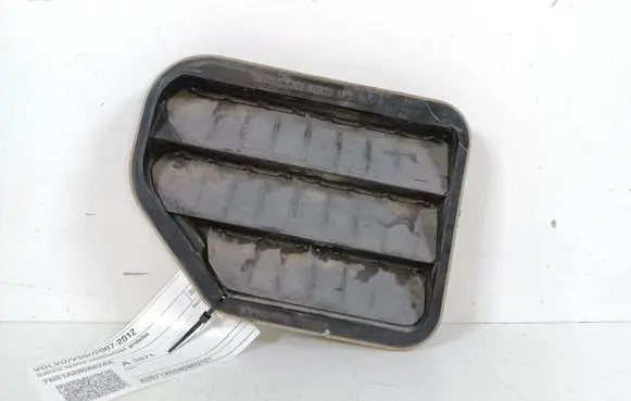 Volvo V50 Fender grill 7N51A280B62AA