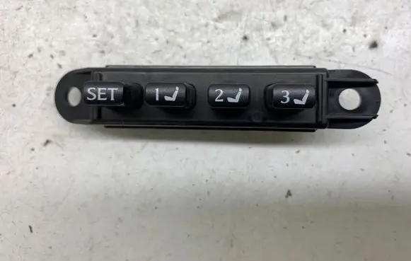 Lexus IS 220D-250-350 Seat memory switch 15A988 15A989