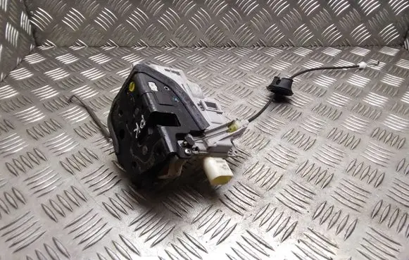Audi A4 S4 B7 8E 8H Front door lock 8E2837015AA