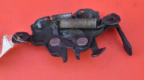 Engine bonnet/hood lock/catch