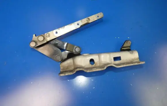 Mercedes-Benz CLC CL203 Engine bonnet/hood hinges