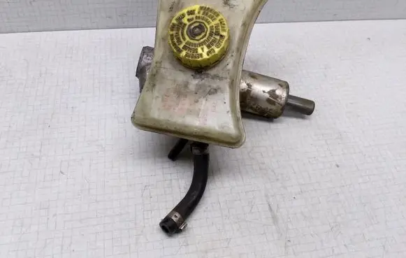 Audi A4 S4 B6 8E 8H Master brake cylinder