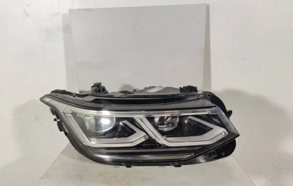 Volkswagen Tiguan Headlight/headlamp 5NB941082C