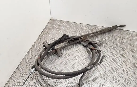 Hyundai i30 Handbrake/parking brake wiring cable 