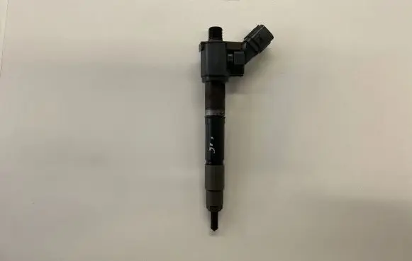 Volvo V60 Fuel injector 04R16428