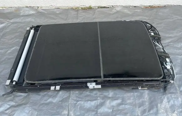 Jeep Grand Cherokee Sunroof glass 