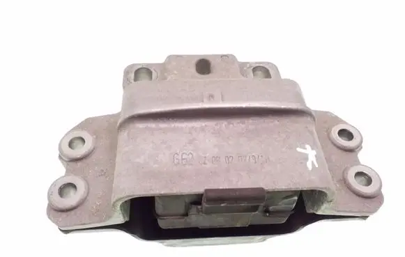 Volkswagen Touran I Engine mount bracket 1K0199555