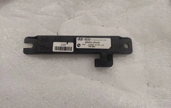 KIA Stinger Aerial antenna amplifier 95420J5100 10253
