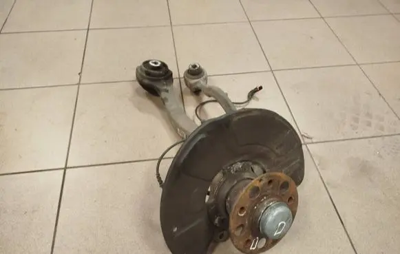 Mercedes-Benz E W212 Front wheel hub spindle knuckle 
