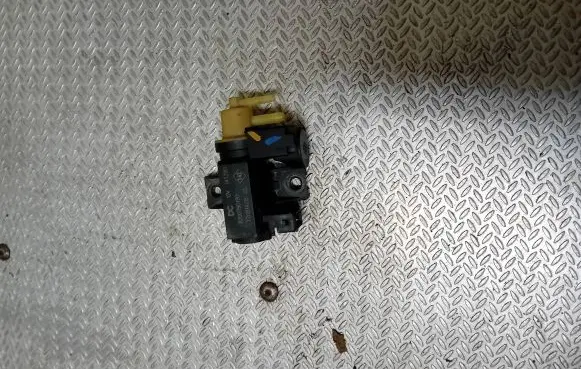 Renault Trafic III (X82) Turbo solenoid valve 8200790180 70181405 14T290