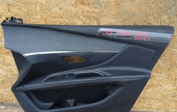 Peugeot 5008 II Trunk/boot side trim panel