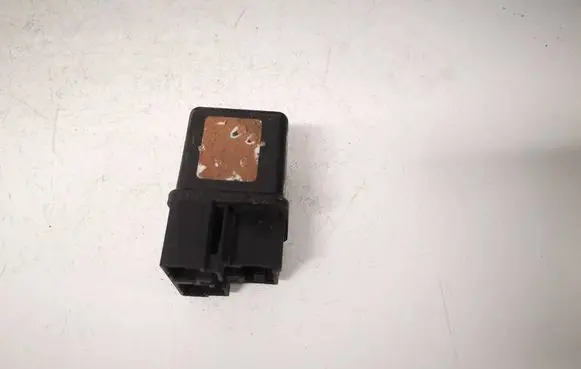 Nissan Almera Tino Glow plug pre-heat relay 252304U100