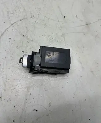 Volkswagen PASSAT B6 Ignition lock 3C0905843Q 33303301 11602102235018