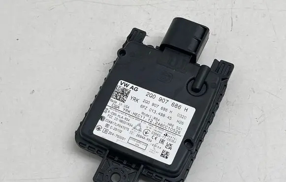 Volkswagen Jetta VII Blind spot module 2Q0907686H 17A907456C