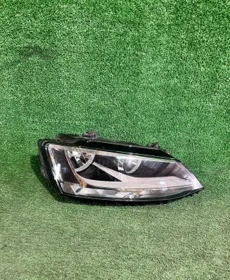Volkswagen Jetta VI Headlight/headlamp 5C7941006A
