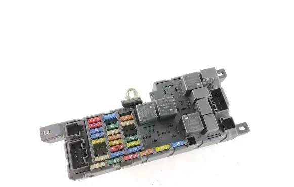 Volvo XC70 Fuse module 8645364 518322011