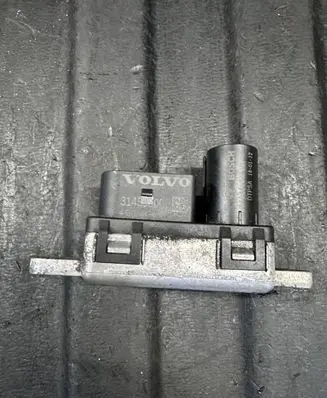 Volvo S90, V90 Glow plug pre-heat relay 31459300 0281003154