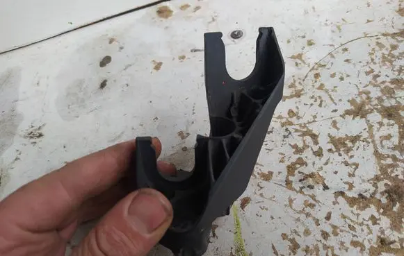 Dacia Duster Gear shift cable bracket 344142205R