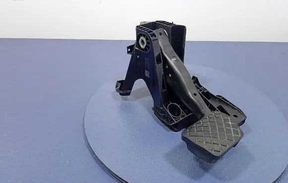 Volkswagen PASSAT CC Accelerator throttle pedal 3G9945311