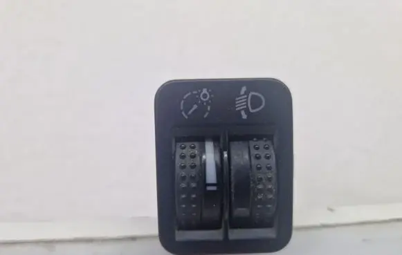 Volkswagen Golf IV Headlight level height control switch 1J0941333A