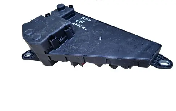 BMW 6 E63 E64 Fuse module 6906603 695650502