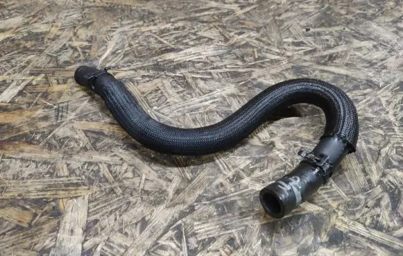 Jaguar XJL Engine coolant pipe/hose