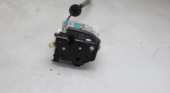 Audi A3 S3 8V Front door lock 8X1837016C