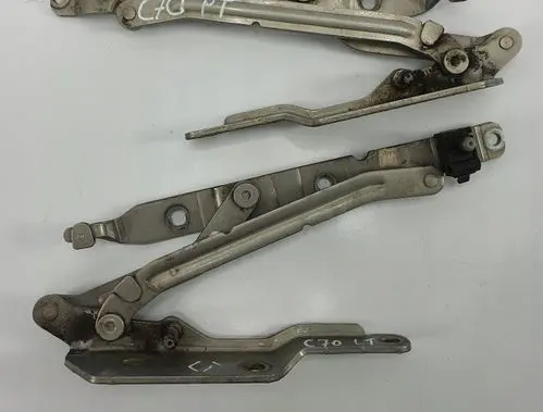 Volvo C70 Tailgate/trunk/boot hinge